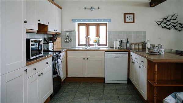 SPINDLE COTTAGE KITCHEN 